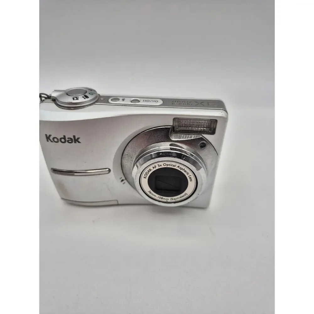 Kodak EasyShare C613 6.2 MP 3X Zoom Silver Digital Camera w/ 2GB SD Card Tested